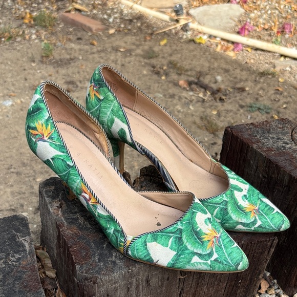 Kelly & Katie Green Floral Heels - Picture 1 of 4